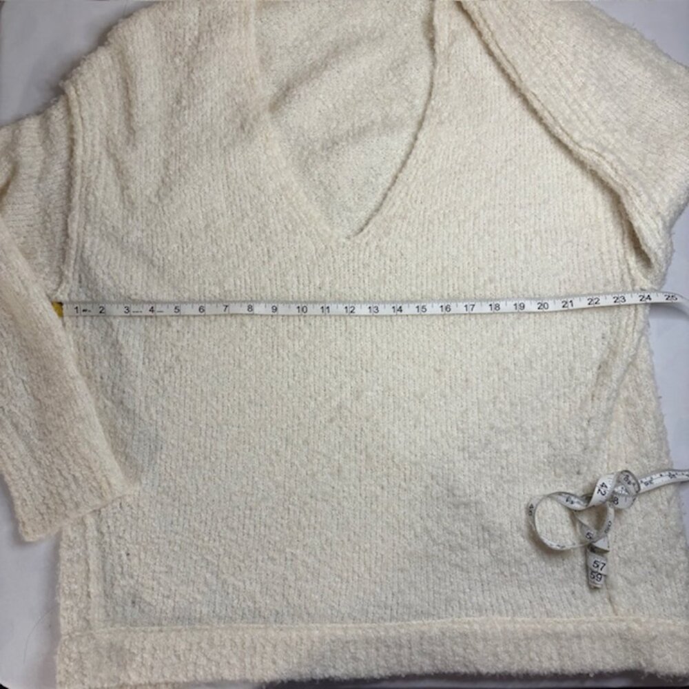 Free People Off White Oversized Knit V-Neck Tunic Sweater Womens Medium - Picture 4 of 6